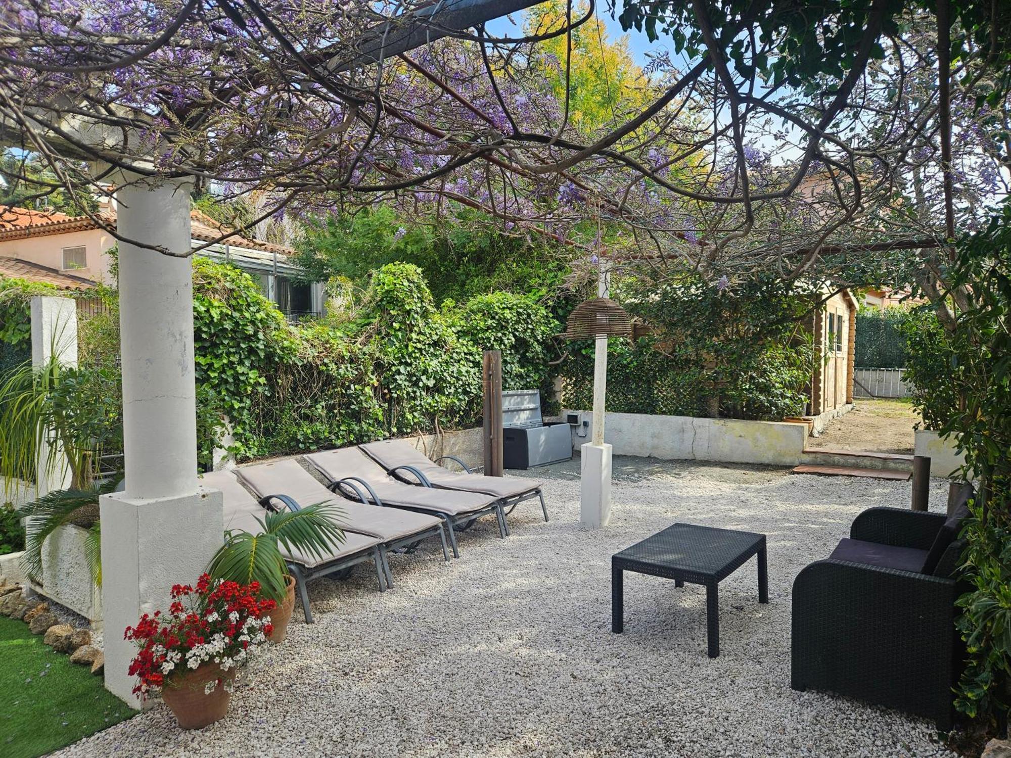 Hotel Chez Louis Les Issambres Exterior foto