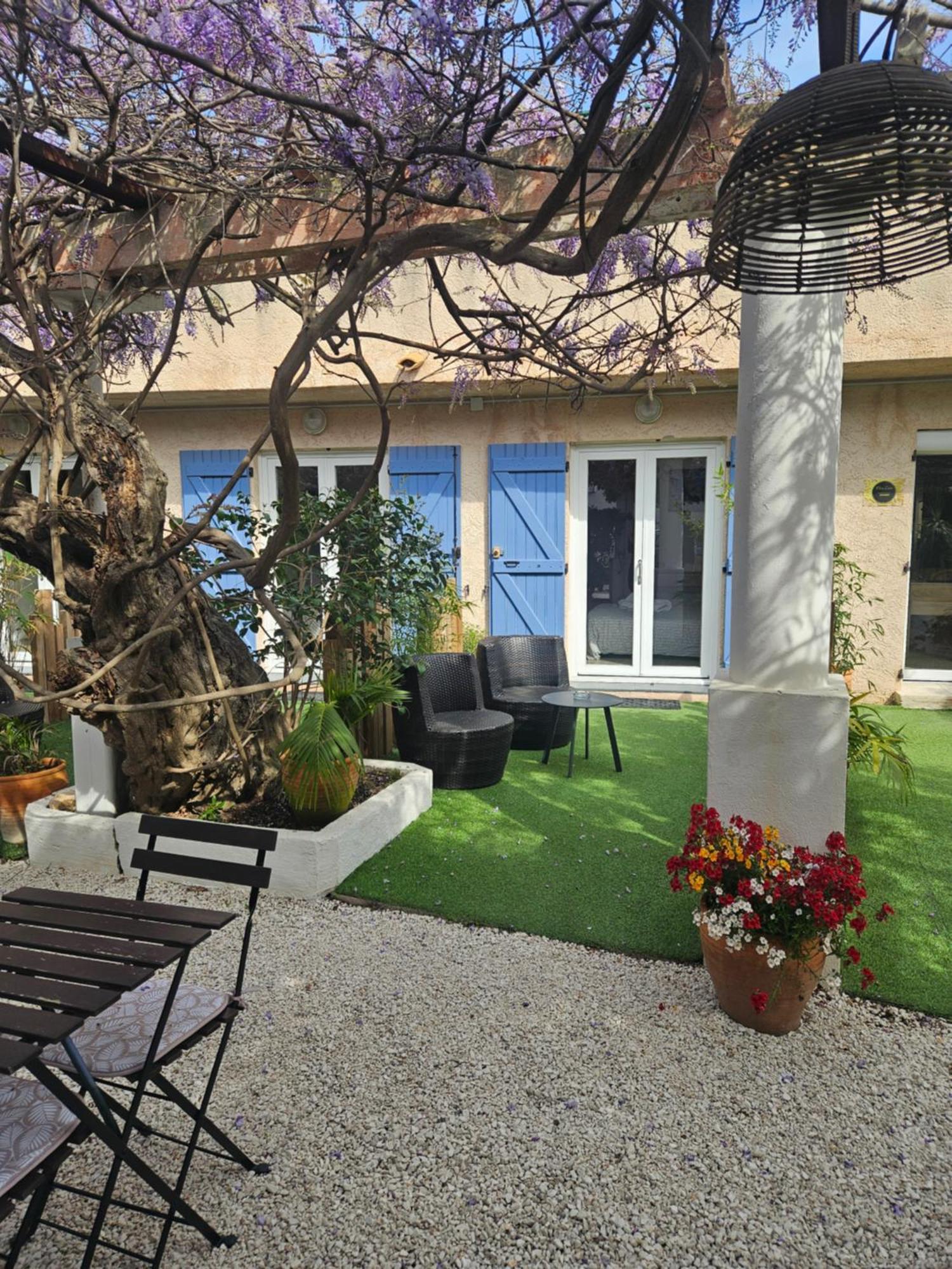Hotel Chez Louis Les Issambres Exterior foto